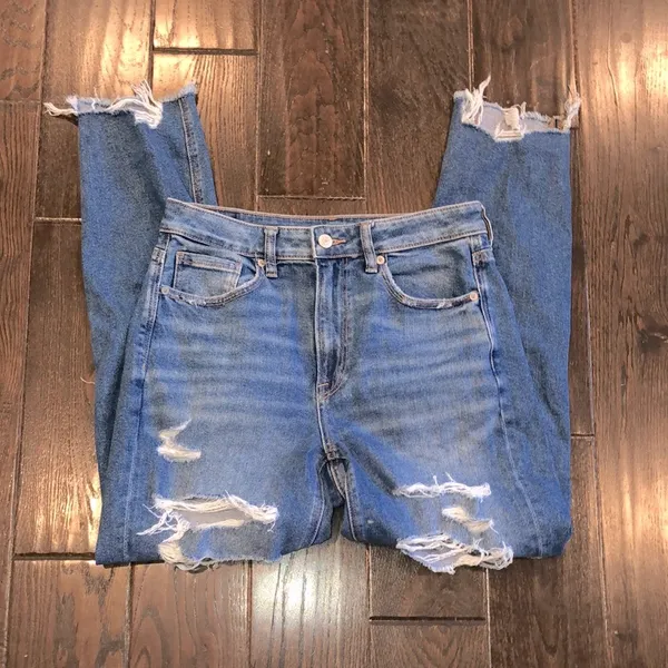 American Eagle MOM jeans distressed size 6 regular - Image 2