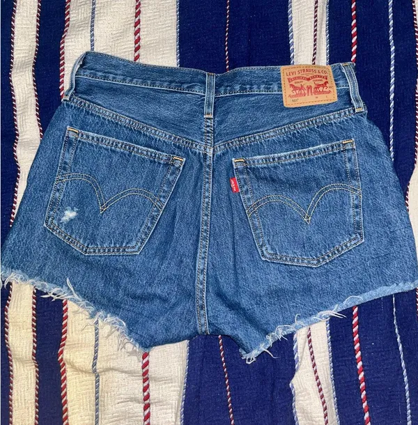 Levi’s 501 Shorts - Image 2