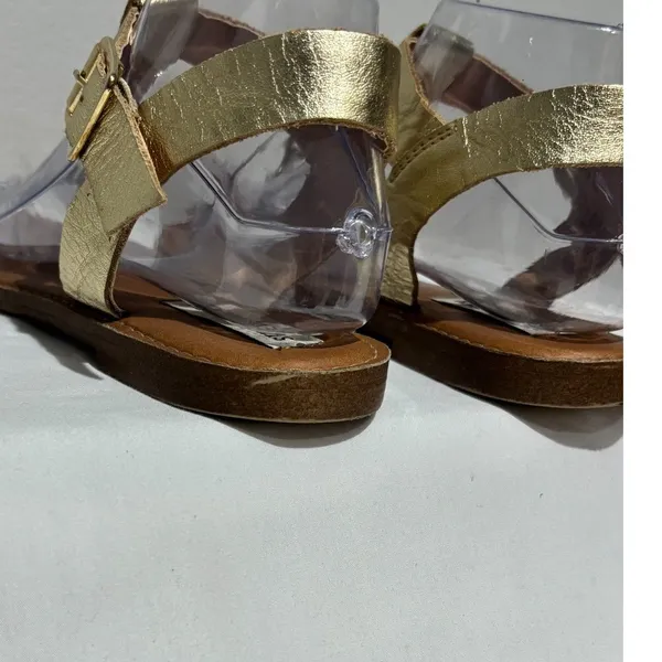 Steve Madden gold flat sandals  Size 8 - Image 6