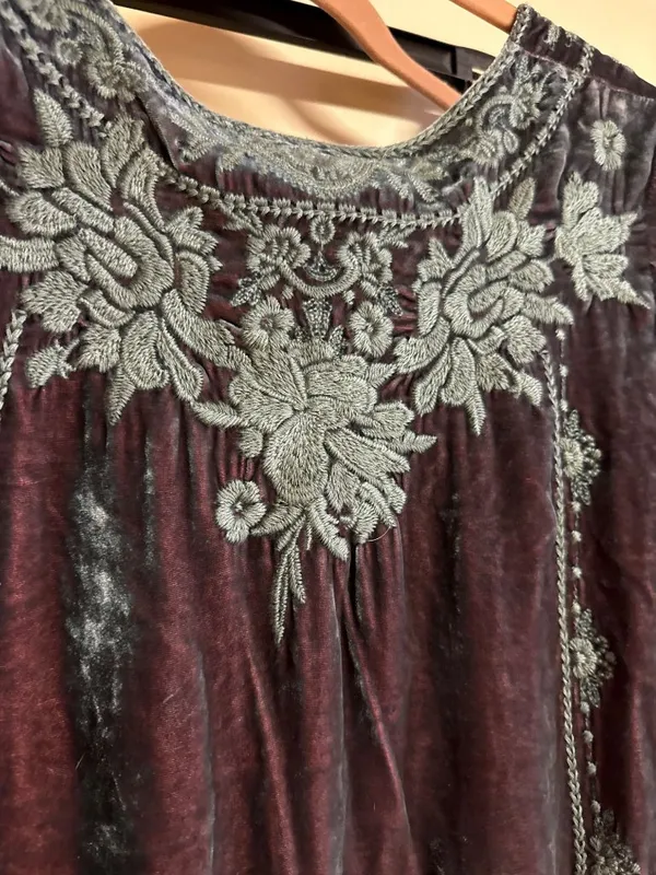 Johnny Was Velvet Embroidered Tunic Top XS Purple & Teal Rayon/Silk Blend - Image 10