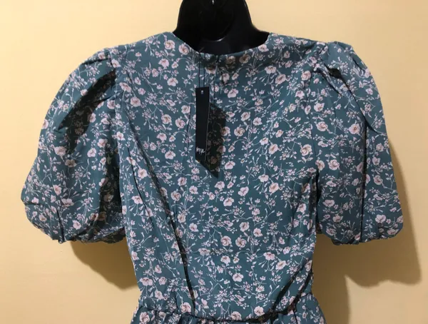 Nasty Gal Stalk to Us Floral Puff Sleeve Romper - Image 4