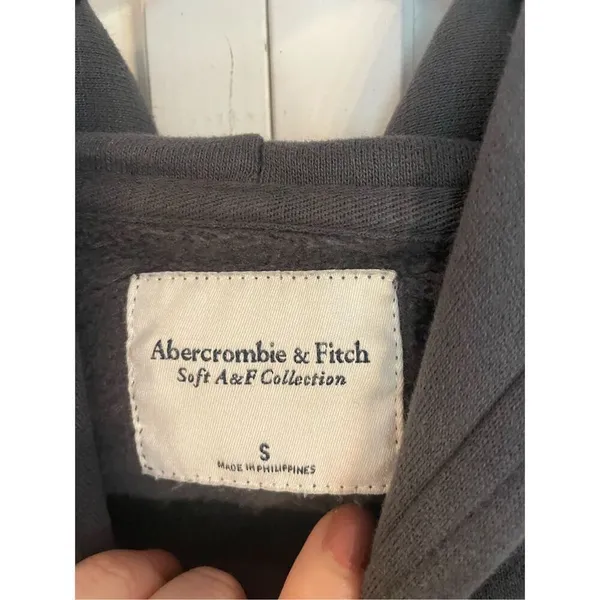 Abercrombie & Fitch Soft AF colorblock cropped hoodie small - Image 4