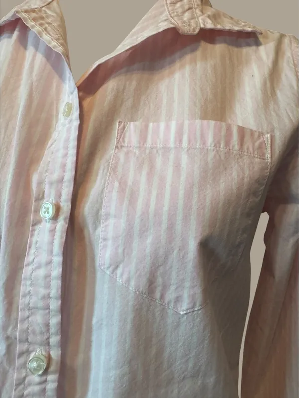 Amazon Essentials Classic Button Down Shirt XS Light Pink & - Image 3