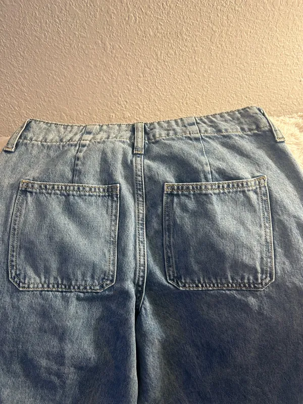 Old Navy baggy, wide leg jeans - Image 2