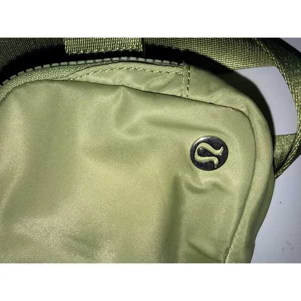 Lululemon‎ Everywear Belt Bag One Size Color Green E - Image 2
