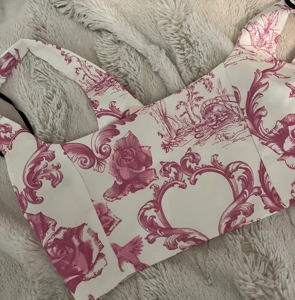 Pink Porcelain Print Scoop Neck Crop Top - Image 4