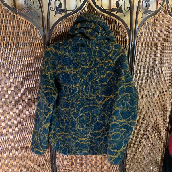 NWOT Avalanche Fleece Print Hoodie Size M - Image 3