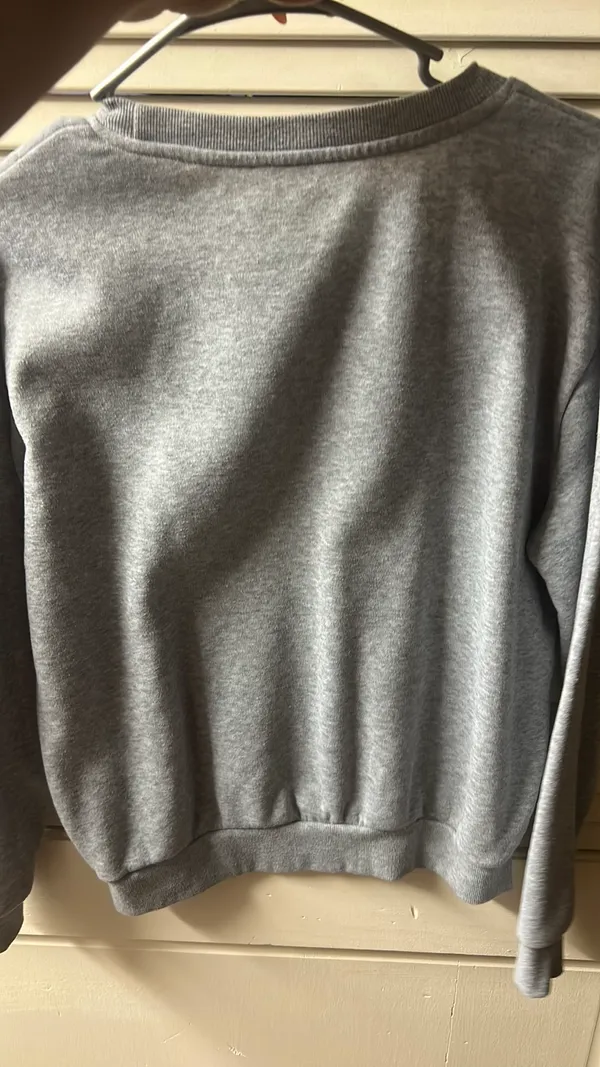 Gray sweater - Image 2