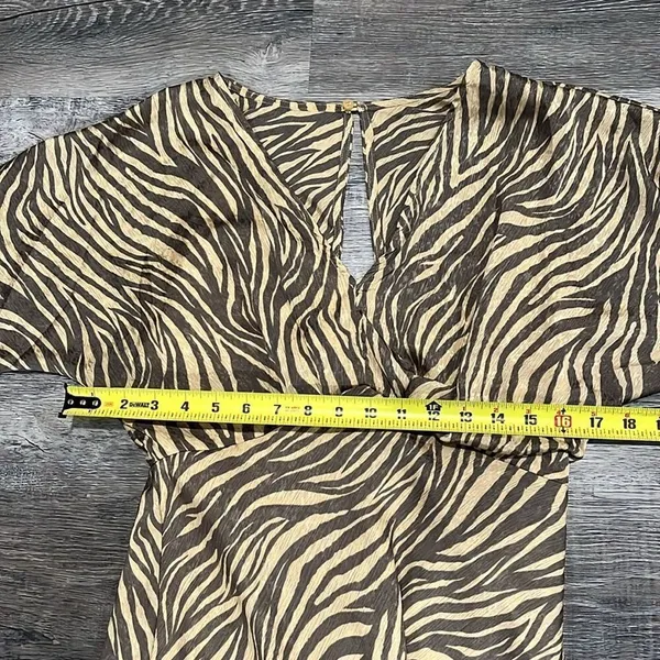 ASTR NWOT Flutter Sleeve Open Back Midi Dress Zebra - S ($99) - Image 10