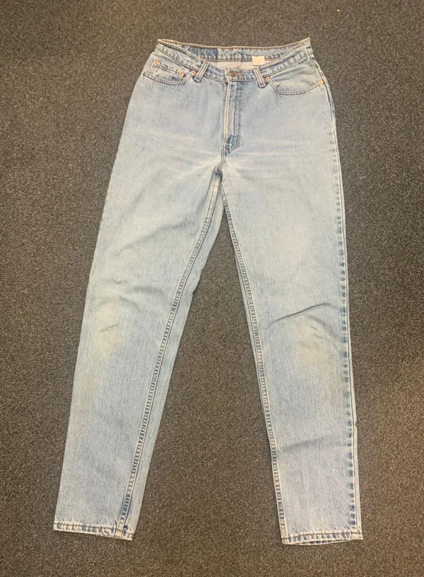 Vintage 512 Levi's Jeans  - Image 2