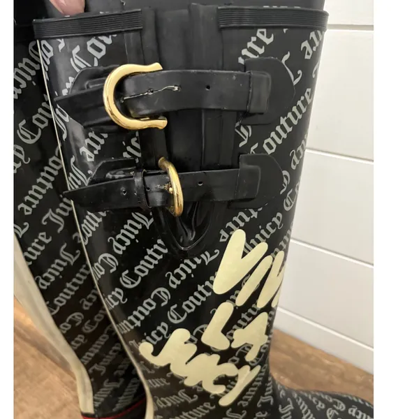 Juicy Couture Black Logo Tall Rain Boots Buckle‎ Detail Women's Size 7 - Image 5