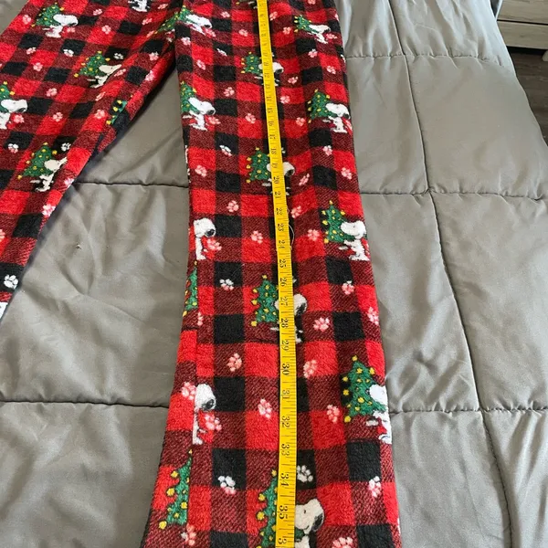 Peanuts Women's Christmas Snoopy Red Pajama Pants with Plush Toy - Image 9
