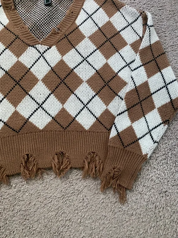 Forever 21 Brown & White Argyle V-Neck Cropped Sweater - Image 3
