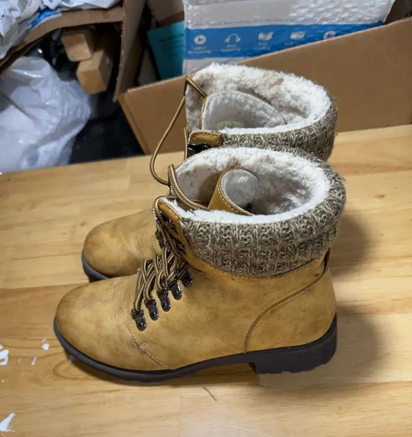 Winter boots Brown Size 9.5 - Image 4