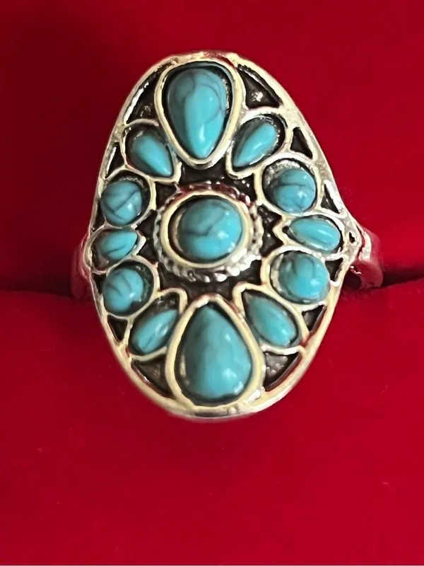 Vintage/Boho Design Faux Turquoise Stainless Steel Silver Ring Size 8 NWT - Image 2