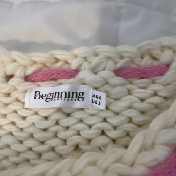 Beginning Boutique cute pink and white sweater with adjustable pink ties - Image 2
