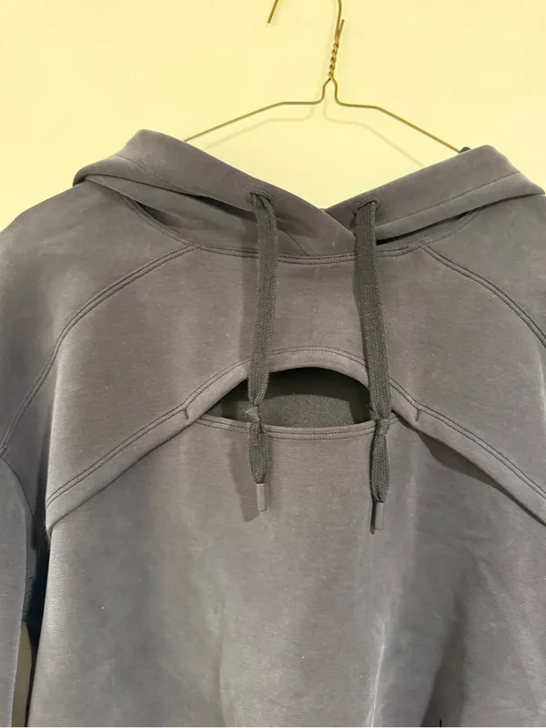 Lululemon Cropped Black Hoodie - Image 3