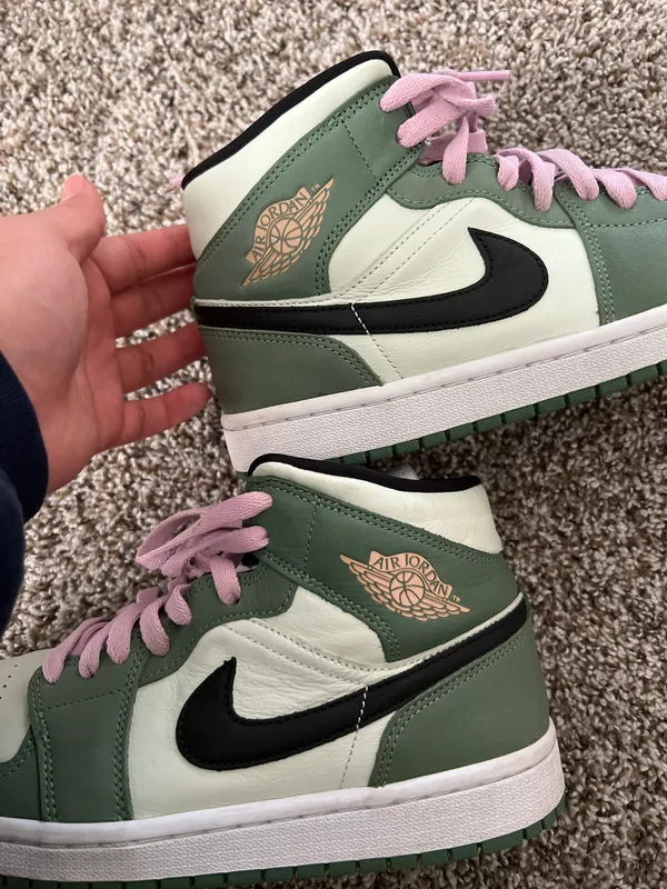 Jordan 1 Dutch Green Mids - Image 4