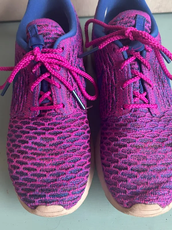 Nike Women's Roshe One Flyknit Fuchsia Flash Sneaker Running Shoes Size 7 Marled - Image 5