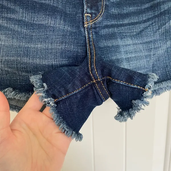 NWOT |‎ Abercrombie & Fitch women’s denim shorts distressed hem — 25” waist - Image 3
