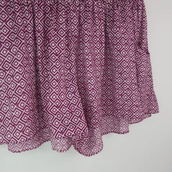 Old Navy M Cranberry White Diamonds Running Shorts - Image 4