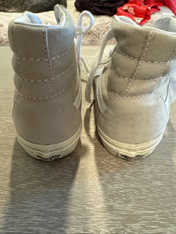 Vans - 7.5, High-Top Sneakers in Light Gray and White - Image 4