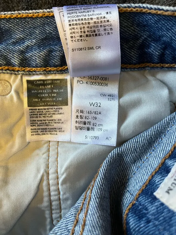 Levi’s 501 cut-off distressed button denim shorts 32 - Image 5