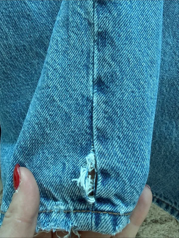 Abercrombie Curve Love Loose High Rise Jeans in Size 27 - Image 4