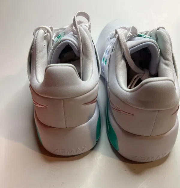 WMNS Air Max Bella TR4 CW3398 105 Size 8 NIB - Image 3