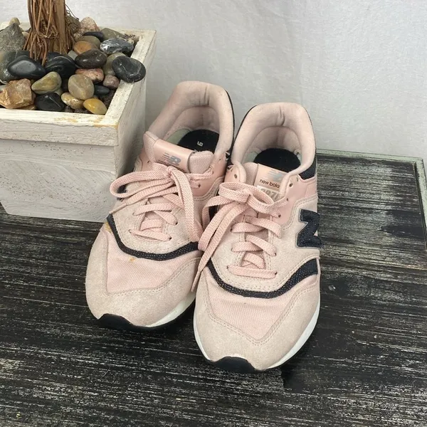 New Balance Women's Pink & Gray Dark Mercury 997H Athletic Sport Sneakers 9 - Image 3