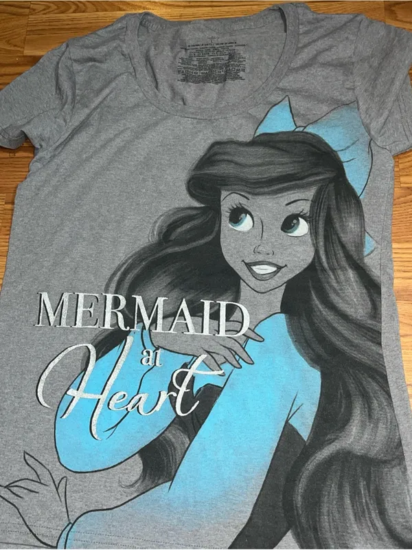 Disney Ariel Gray Graphic Tee with Black Print - Image 5