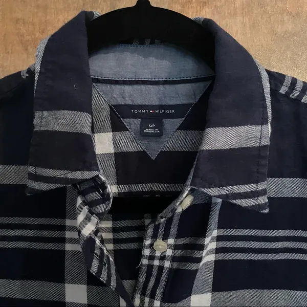 Tommy Hilfiger Blue and White Plaid Button Down Top Size S/P. - Image 4