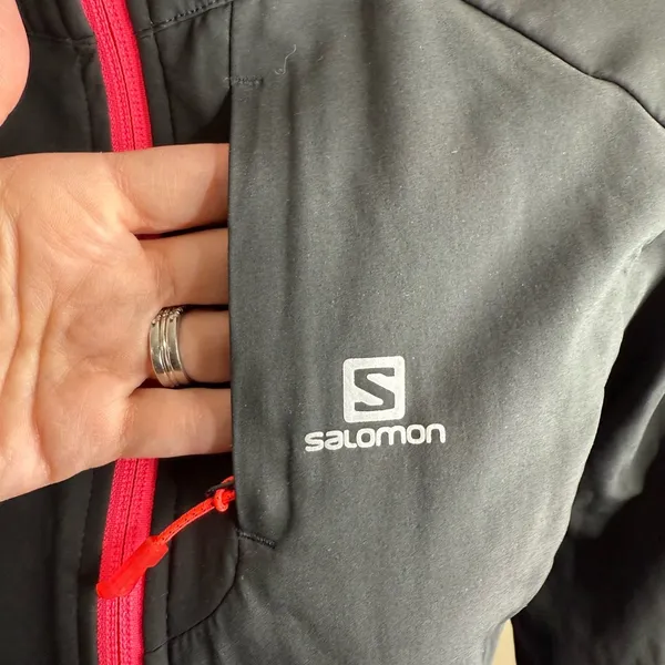 Salomon Women's Black Jacket with Pink Accents clima wind momentum jacket med - Image 13