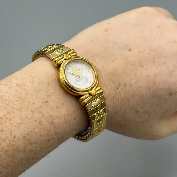 Valdawn Fluttering By To Say Hi Watch 2001 Gold Tone Stretch Needs Battery VTG - Image 3