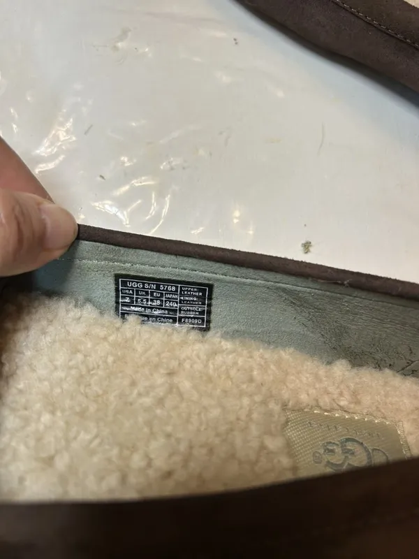 UGG Australia loafers size 7 - Image 4