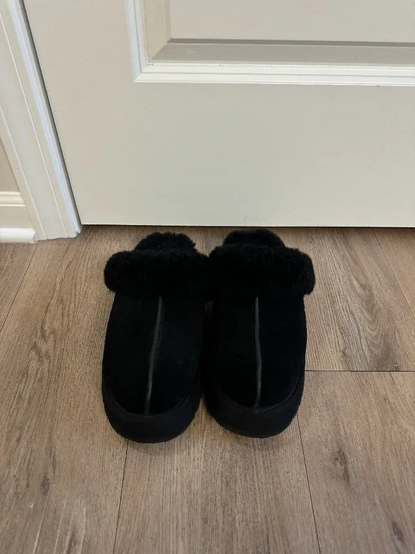 UGG Disquette Slipper in Black Size US 9 - Image 3