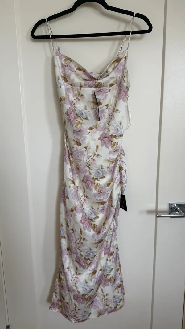 Lulus NWT Floral Midi Dress With Slit - Image 2