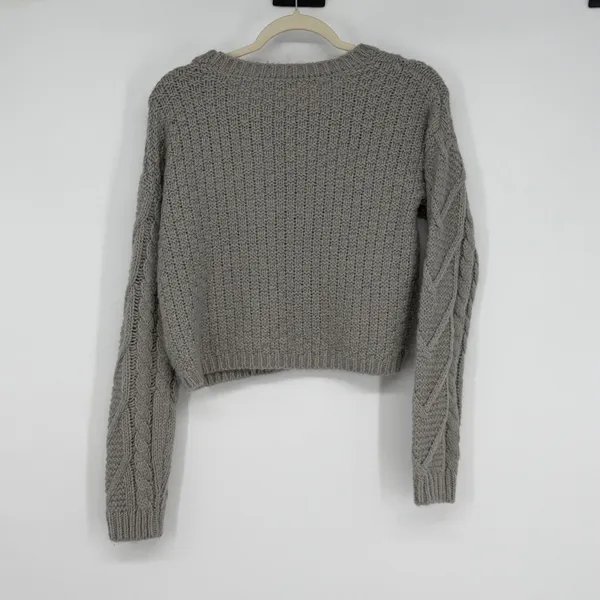 Aster Gray Cable Knit Cropped Sweater Womens‎ Small Chunky Long Sleeve - Image 2