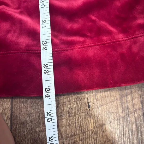 Tommy Bahama Women's Red Velour V-Neck Sweatshirt & Casual Pants Set Size Medium - Image 13