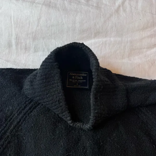 Abercrombie Black Turtleneck Sweater - Image 3