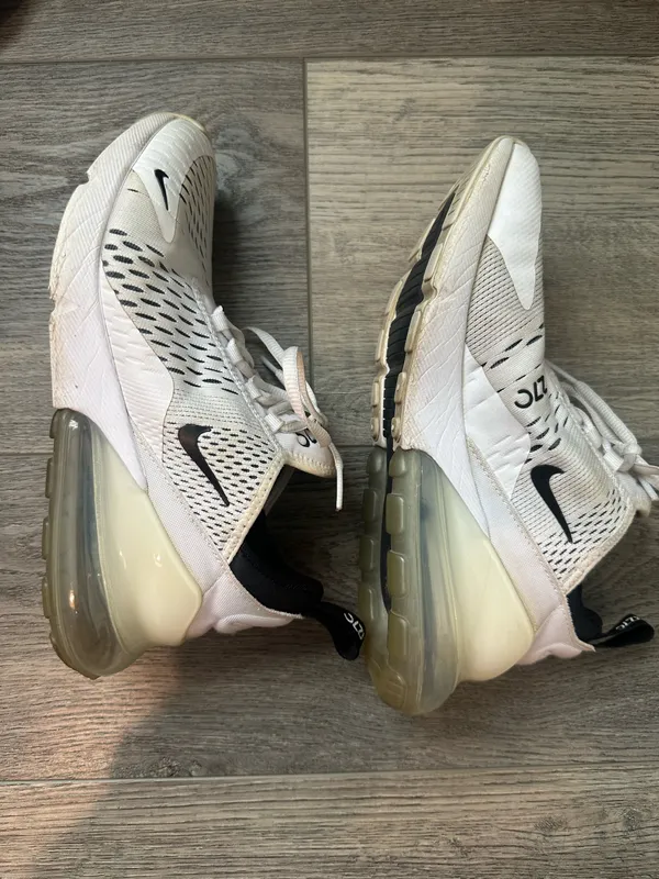 Nike 270 Air Max Shoes Women’s 7.5 - Image 3