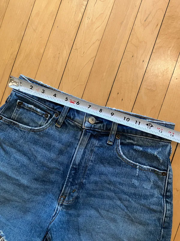 Abercrombie & Fitch 4” Mom Short High Rise Denim - Image 4