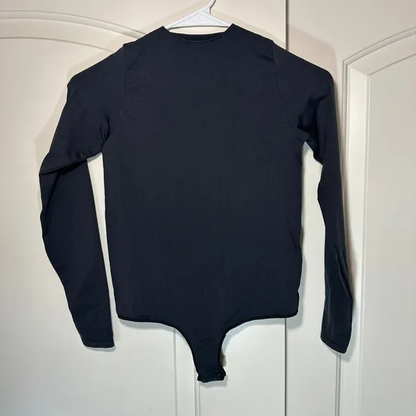 SKIMS Essential Smoothing Long-Sleeve Thong Bodysuit Womens S/M Onyx Black‎ Slim - Image 2