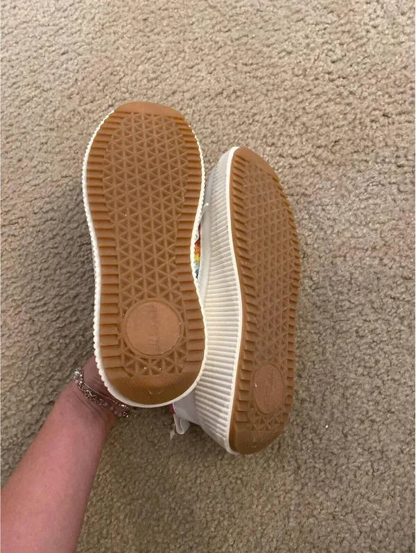 C324 Sneakers colorful size 7 woman comfy new - Image 4