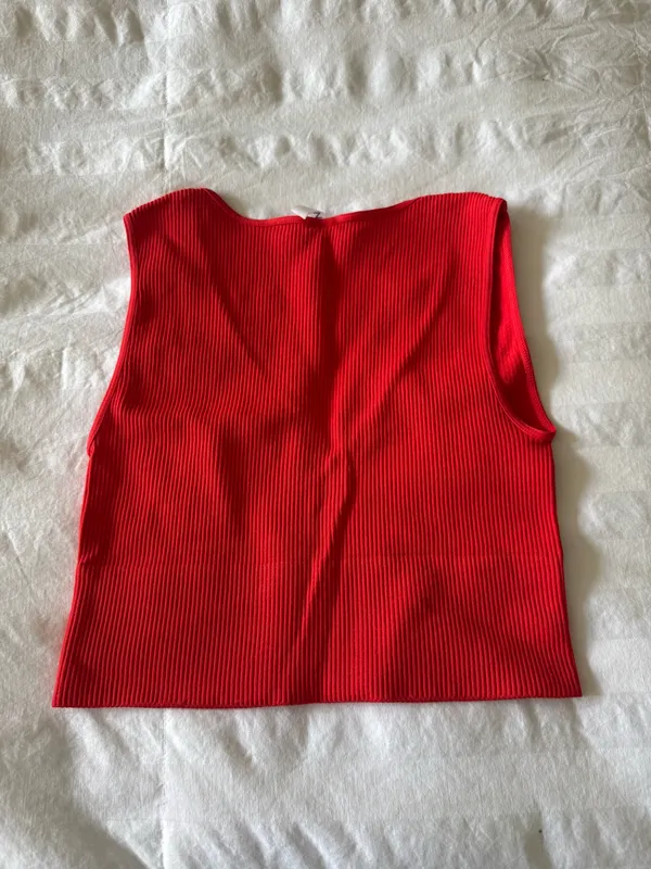 NIKIBIKI Top Ribbed V-Neck Crop - Image 3