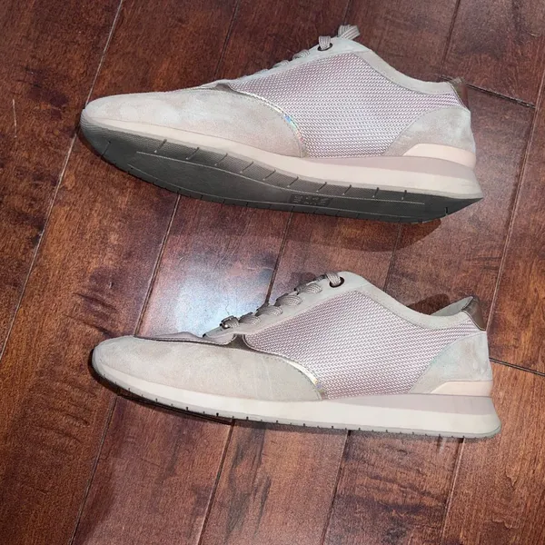 Stuart Weitzman Nude Gold sneakers - Image 3