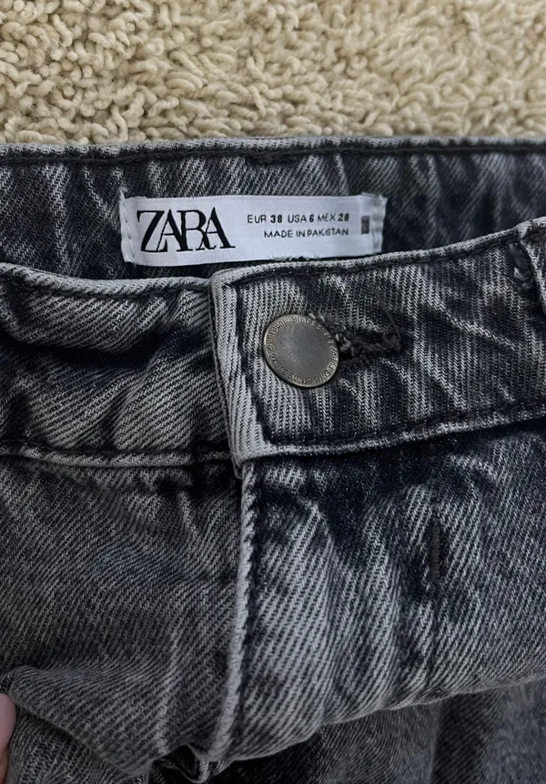 Zara Mom Jeans - Image 4