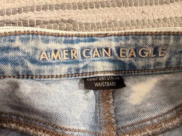 American Eagle Outfitters Mom Jean Shorts - Image 3