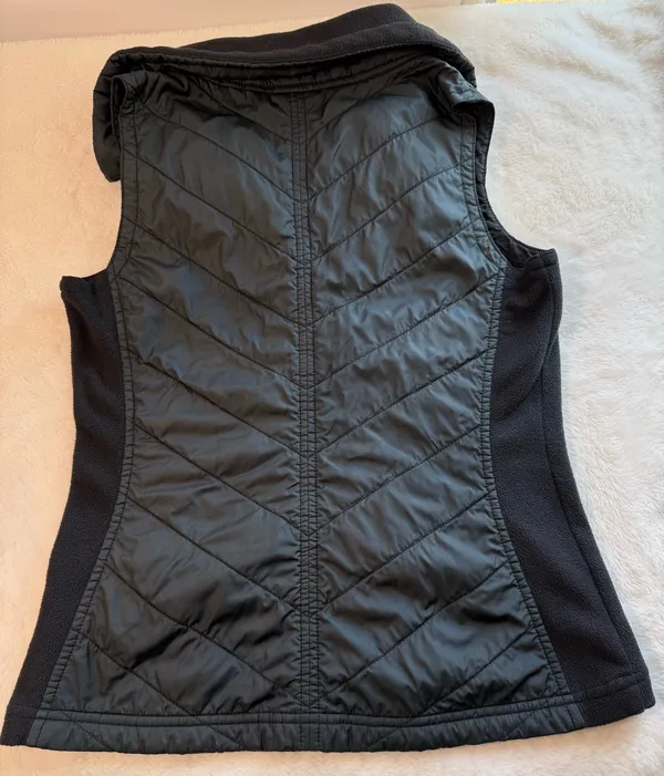 Columbia Women's XS Black Quilted Full Zip Sleeveless Vest Logo Outdoor - Image 4