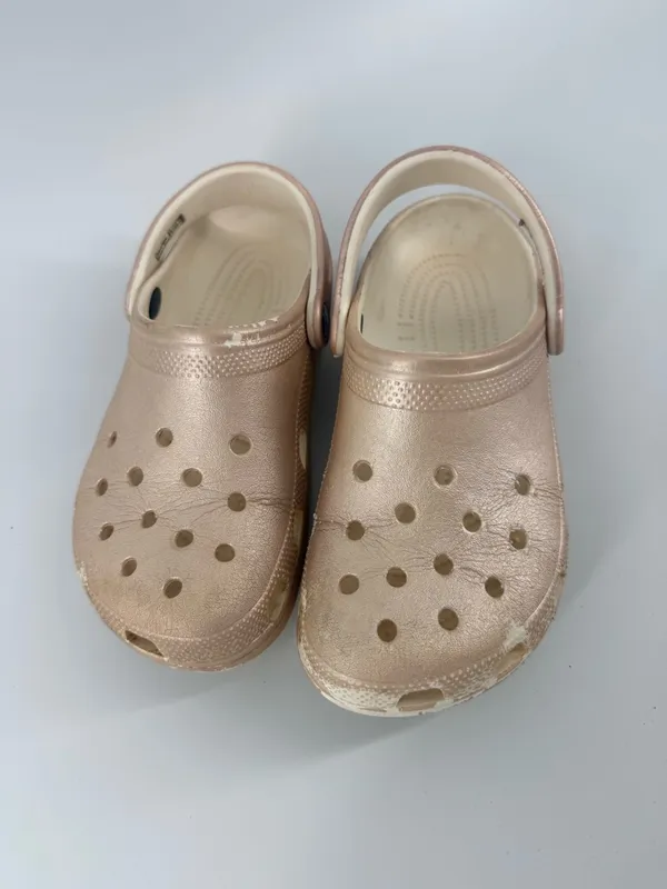 Crocs Classic Shimmer Clogs Shoes Men’s Size 5 Women’s Size 7 Champagne Rose GUC - Image 2